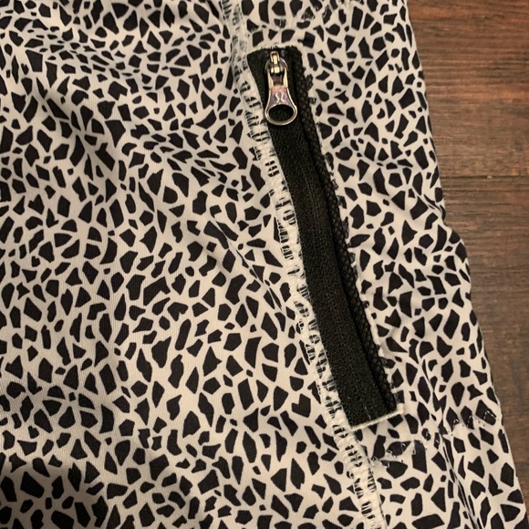 Lululemon Athletica Inspire Type 11 MISS MOZIAC Sz 6 - Picture 11 of 13